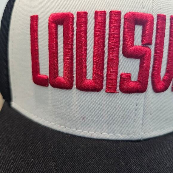 Louisville Cardinals Snapback Trucker Hat Cap Black 3D Script Embroidered TOW - Picture 2 of 9